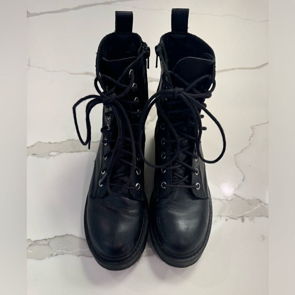 Steve Madden black boots